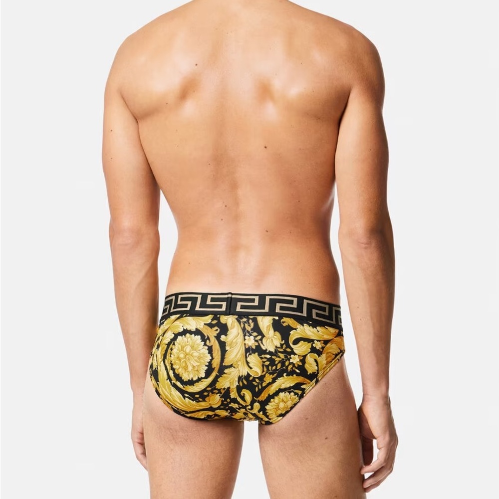 Versace - Picture 4 of 8